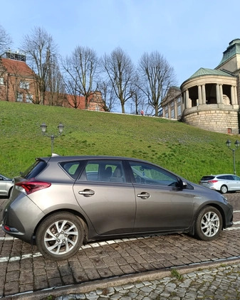 Toyota Auris cena 67990 przebieg: 94600, rok produkcji 2018 z Szczecin małe 29